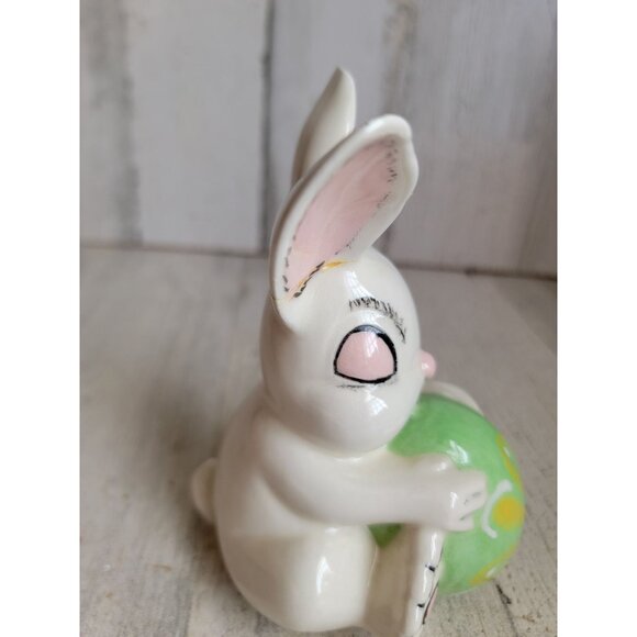 Vintage sitting rabbit egg holding bunny Easter spring decor figure - Picture 7 of 8